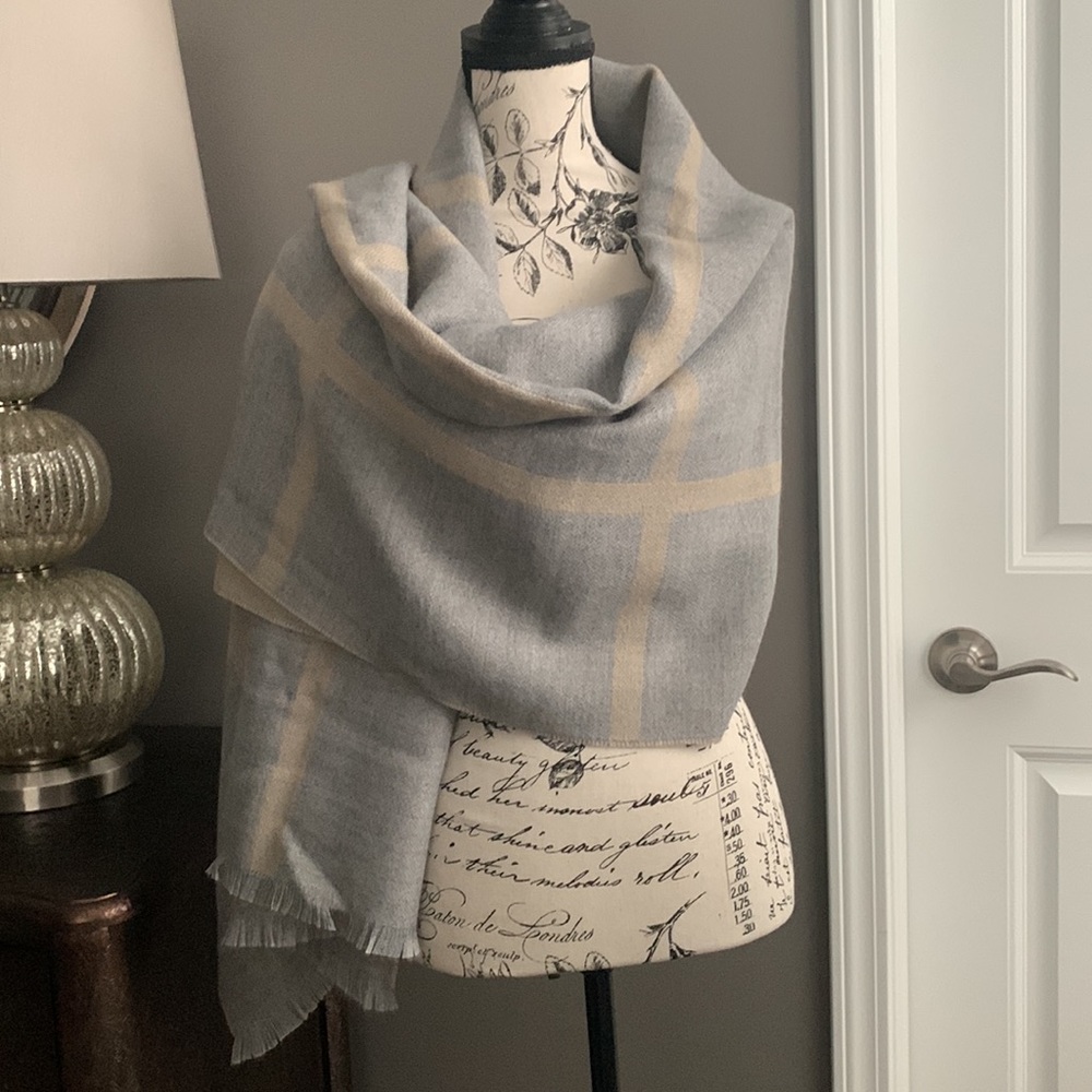 Fraas Reversible scarf or wrap